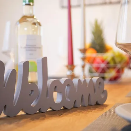 Inhome Parken - Kueche - Tv - Terrasse - Balkon شقة