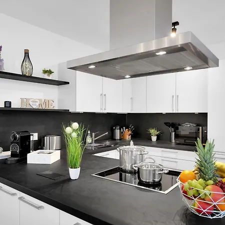 Inhome Parken - Kueche - Tv - Terrasse - Balkon