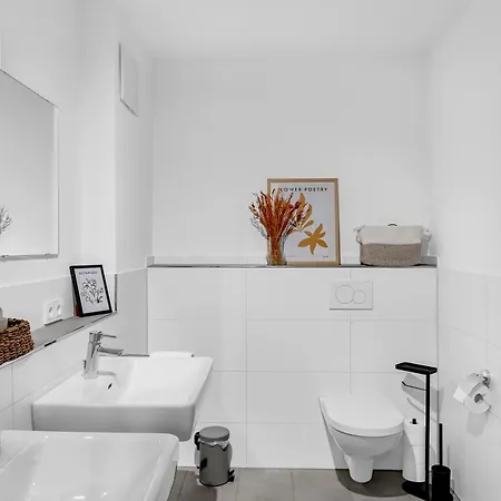 شقة Inhome Parken - Kueche - Tv - Terrasse - Balkon كْرايلتْسهايم