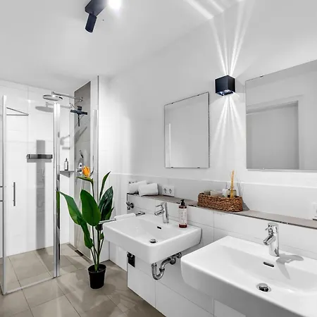 Inhome Parken - Kueche - Tv - Terrasse - Balkon *